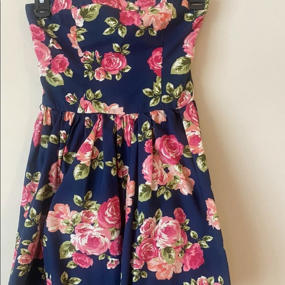 Forever 21 Women's Blue Rosebud Strapless Dress Size: M - Picture 3 of 8